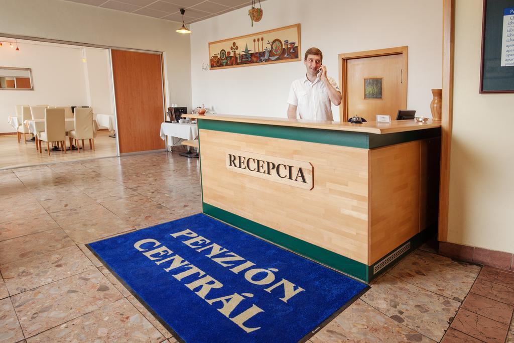 Penzion Central Зволен Экстерьер фото